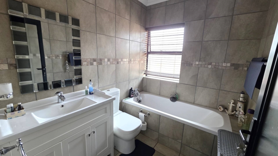 4 Bedroom Property for Sale in Seasons Lifestyle Estate North West